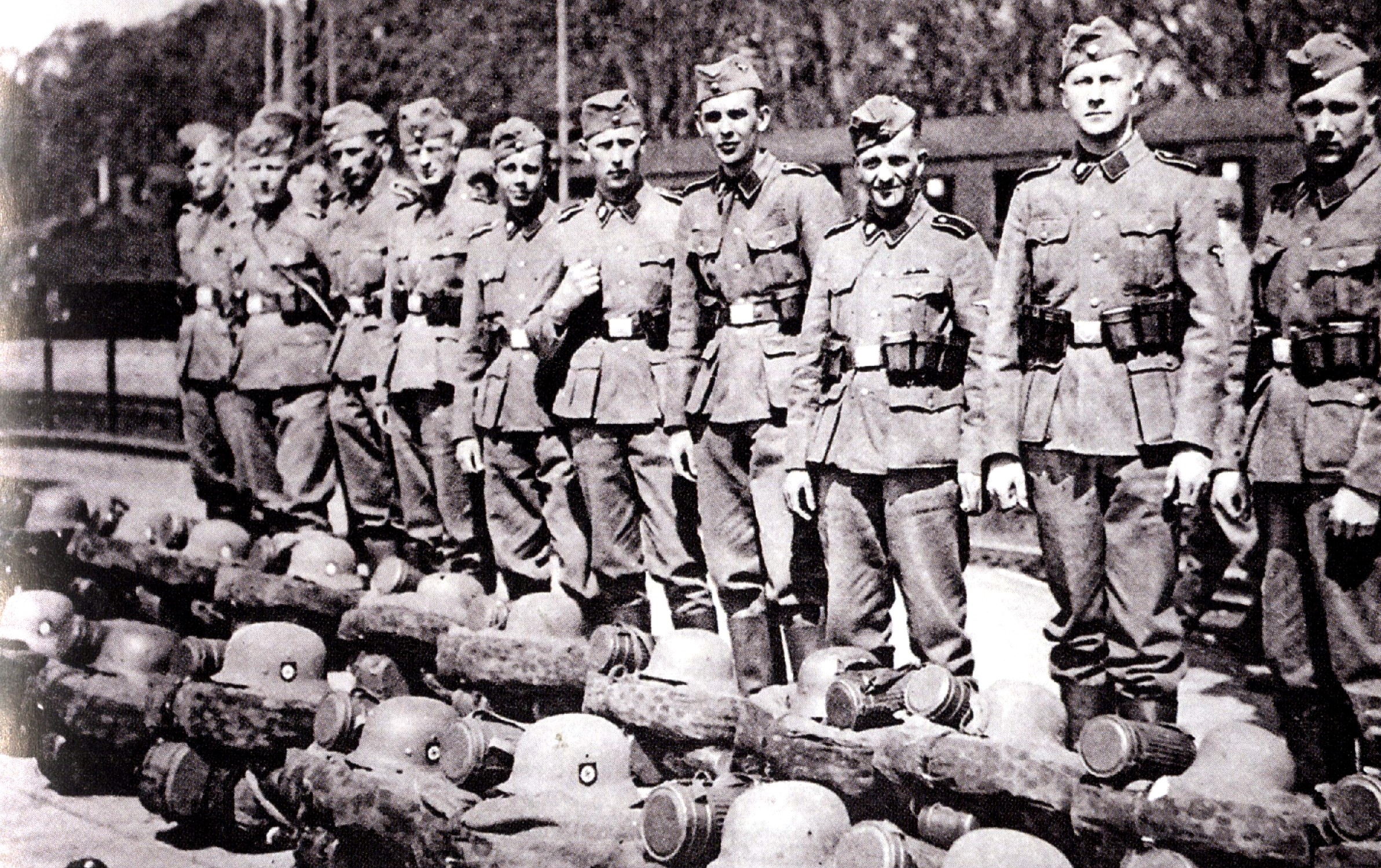 Финские добровольцы СС в Германии получили немецкую форму. Май 1941 года Финские добровольцы СС в Германии получили немецкую форму. Май 1941 года