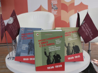 На книжном фестивале «Красная площадь» состоялась презентация трилогии Майкла Карлея