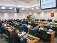 23 апреля 2015 г. в Совете Федерации состоялись парламентские слушания на тему «Политико-правовые аспекты противодействия реабилитации нацизма, героизации нацистских преступников и их пособников»; Вероника Крашенинникова приняла в них участие