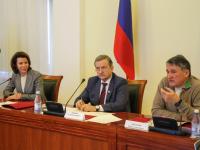 Вероника Крашенинникова приняла участие в заседании Дискуссионного клуба при Молодёжном парламенте Вологодской области