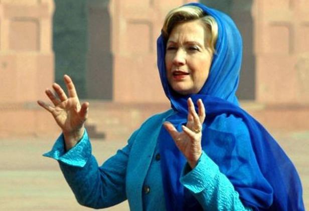 Hillary Clinton in Islamic dress.jpg Hillary Clinton in Islamic dress.jpg